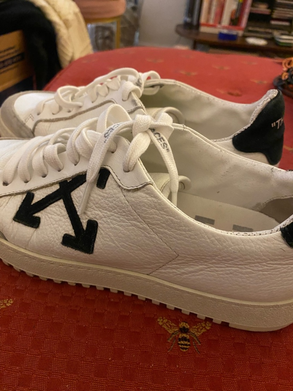 Off-White White Leather Low-Top Sneakers with Black Arrow